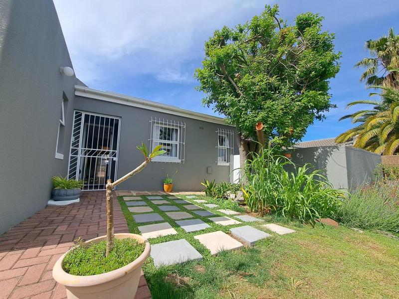 3 Bedroom Property for Sale in Vredekloof Western Cape